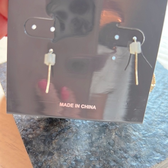 Sparkling Sage Drop Gypsy Earrings NWOT - Picture 2 of 4